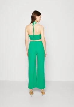 Wal G Cruise Collection Cut Out - Jumpsuit - Leaf Green -Ulla Popken Winkel 00900b37f82f433d9b8a9fce98c5b54e