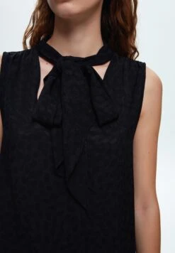 Neck Scarf Detailed Flounced - Jurk - Black -Ulla Popken Winkel 0ca22ce7e66046f399f886445a9d7d18