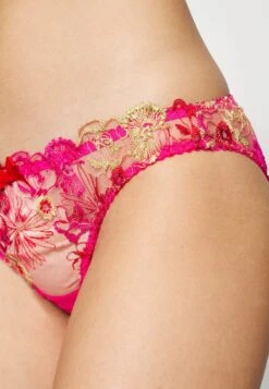 AGENT PROVOCATEUR Slip - Fuchsia/Red/Gold 9 AGENT PROVOCATEUR Slip - Fuchsia/Red/Gold -Ulla Popken Winkel 108c87b5f5a64cbf842f3f232b8157cb