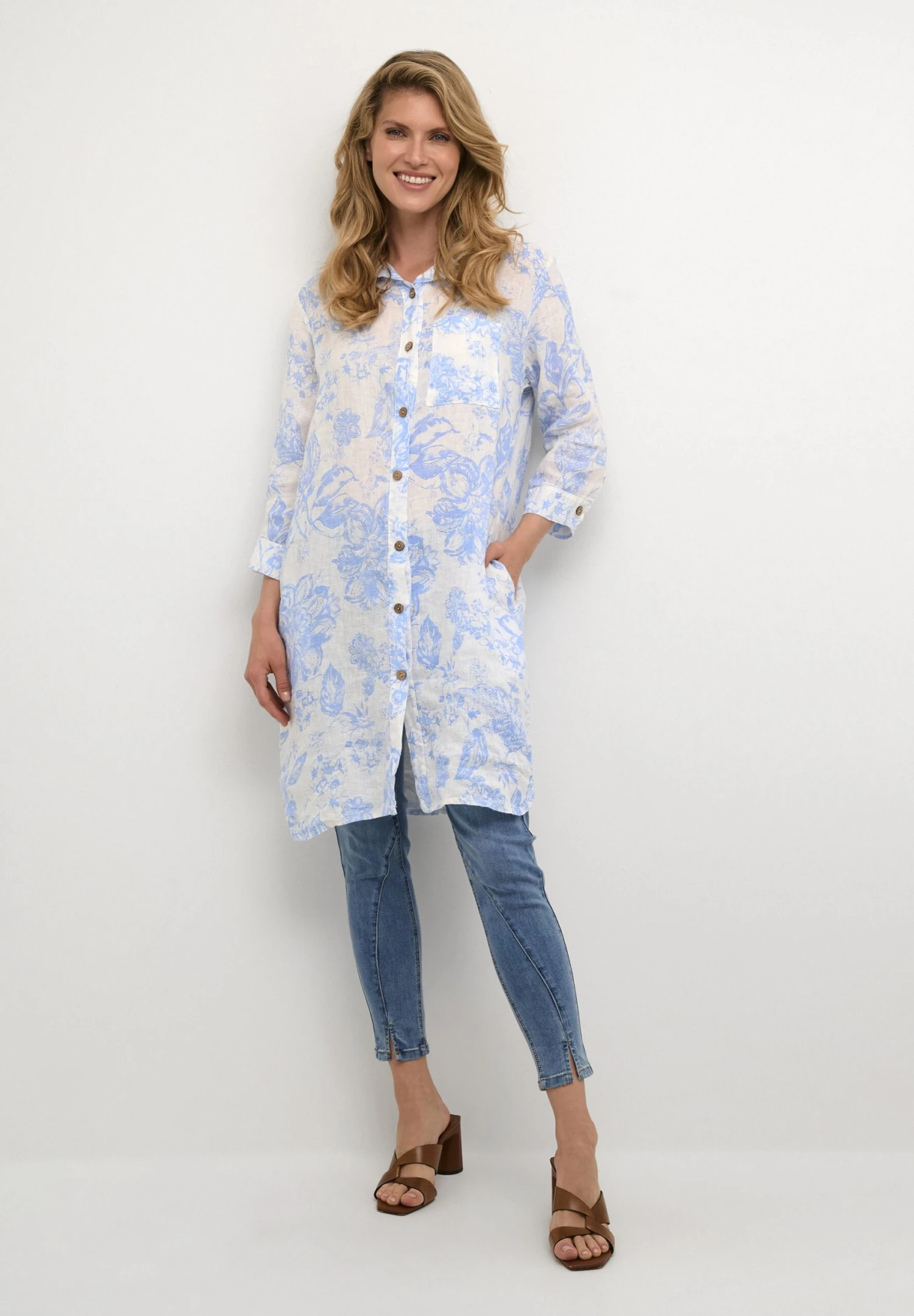 Cream Bellis Long - Overhemdblouse - Blue Botanic Garden 2 Cream Bellis Long - Overhemdblouse - Blue Botanic Garden - Afbeelding 2
