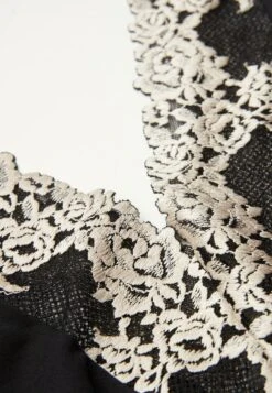 Intimissimi Pretty Flowers - Body - Pretty Flowers -Ulla Popken Winkel 15e47259f6d9444cb0f72e4eec890034