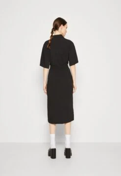 Monki Blousejurk - Black Dark -Ulla Popken Winkel 1aefc9f072e948a2868696bc9f73cd5d