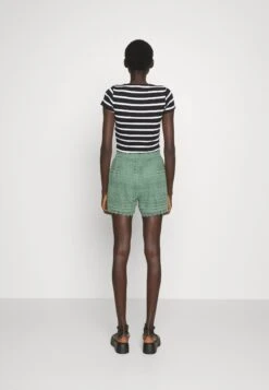 Vero Moda Tall Vmhoney Lace - Shorts - Green 7 Vero Moda Tall Vmhoney Lace - Shorts - Green -Ulla Popken Winkel 2362d84065224b8490e8c99dc4a248e4