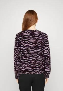 FREEQUENT Linn - Blouse - Lilac -Ulla Popken Winkel 23fcbebfd3764a67aa9a57f033e436a7