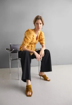 MUNTHE Defoss - Blouse - Yellow -Ulla Popken Winkel 29b43badd4014e5b8582b64f99187428