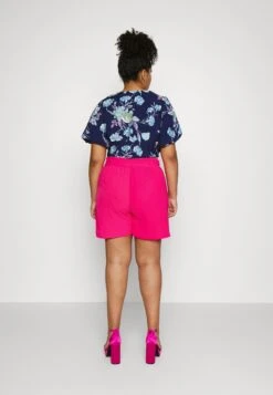 Onclavender Mette- Shorts - Fuchsia Purple -Ulla Popken Winkel 33eef69722f54fefa3a1b62079a5ffda