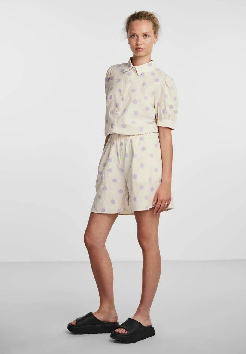 Pieces Højtaljede- Shorts - Cloud Cream 2 Pieces Højtaljede- Shorts - Cloud Cream - Afbeelding 2