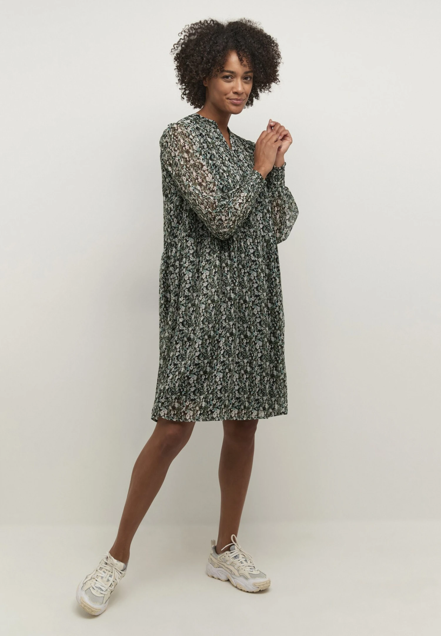 Kaffe Kalenny - Jurk - BlackGreen Chalk Flower 2 Kaffe Kalenny - Jurk - BlackGreen Chalk Flower - Afbeelding 2