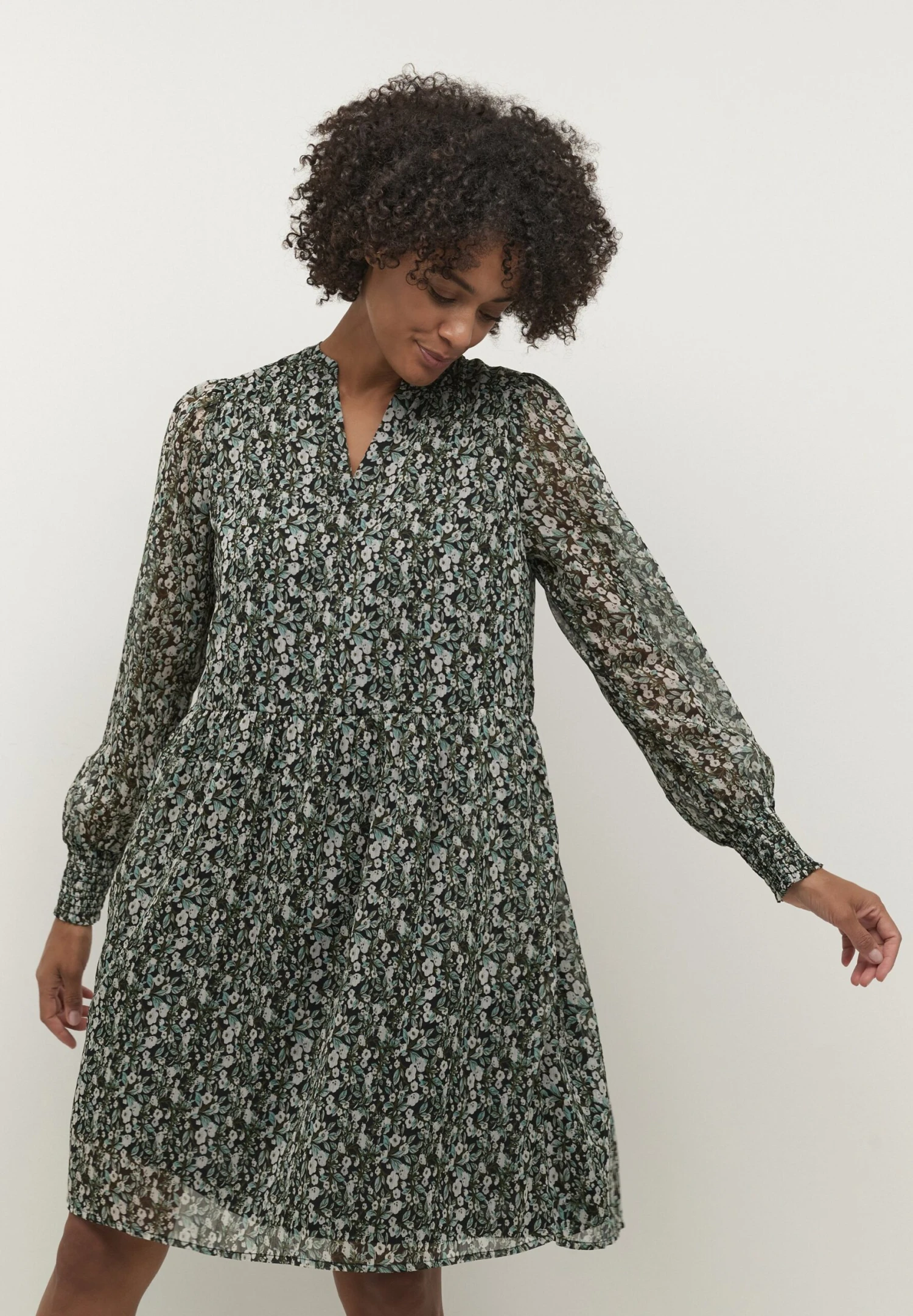 Kaffe Kalenny - Jurk - BlackGreen Chalk Flower 1 Kaffe Kalenny - Jurk - BlackGreen Chalk Flower