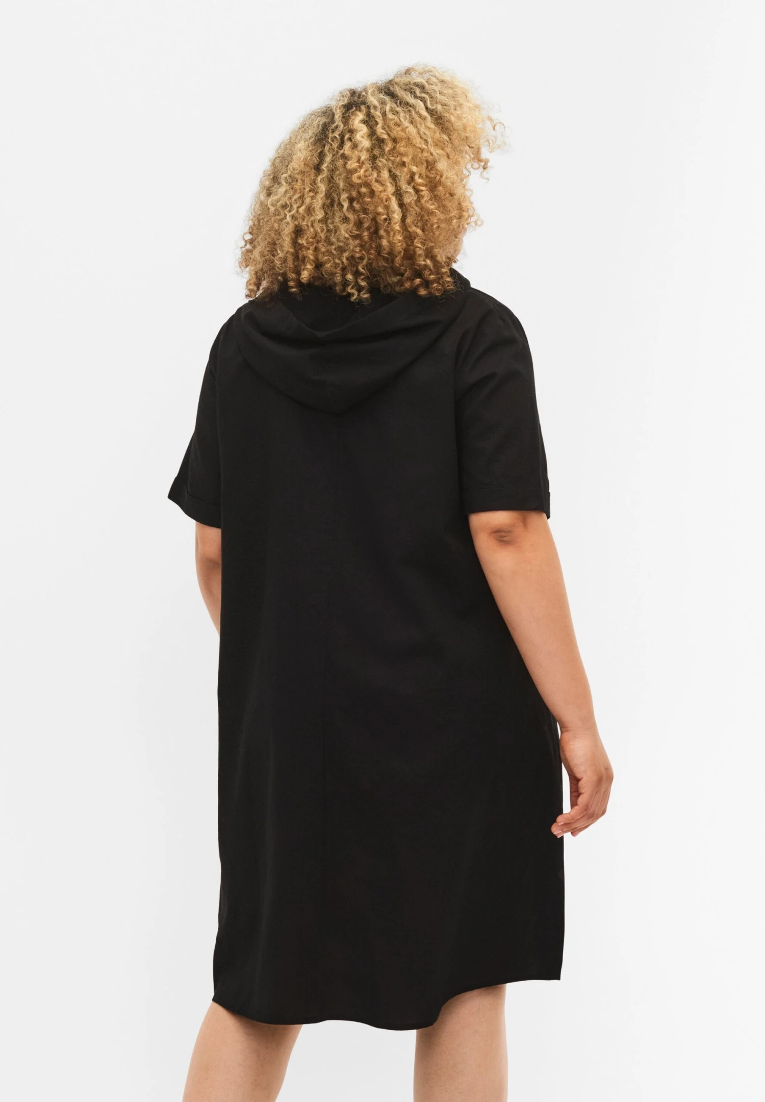Zizzi Short-Sleeved With Hood - Jurk - Black 3 Zizzi Short-Sleeved With Hood - Jurk - Black - Afbeelding 3