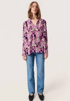 Soaked In Luxury Zaya Ls - Blouse - Liatris Graphic Flower 8 Soaked In Luxury Zaya Ls - Blouse - Liatris Graphic Flower -Ulla Popken Winkel 470ed958b1784eab8b45d36fdae39d75