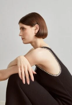 Maje Cocktailjurk - Noir 9 Maje Cocktailjurk - Noir -Ulla Popken Winkel 49755f8395c946dfb39a6d67450448f9