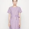 Vikawa Short Tie Belt Dress - Jerseyjurk - Pastel Lilac