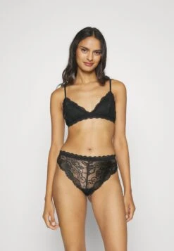 ONLY Onlbethany Triangle Bra - Triangel Bh - Black -Ulla Popken Winkel 4d956f6fe65d49f4b19dd379cc696af0