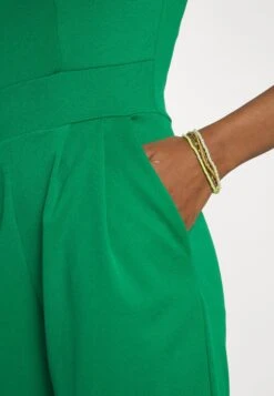 Harriet One Sleeve - Jumpsuit - Leaf Green -Ulla Popken Winkel 5c4e7c2c88d54fa8ab6dacfad36533bb