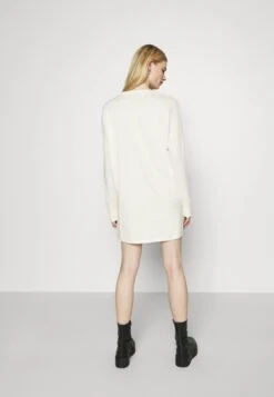 Nike Sportswear Dress - Jerseyjurk - Coconut Milk/White 9 Nike Sportswear Dress - Jerseyjurk - Coconut Milk/White -Ulla Popken Winkel 5dae69b94b934ce5b0e31696fd29862a