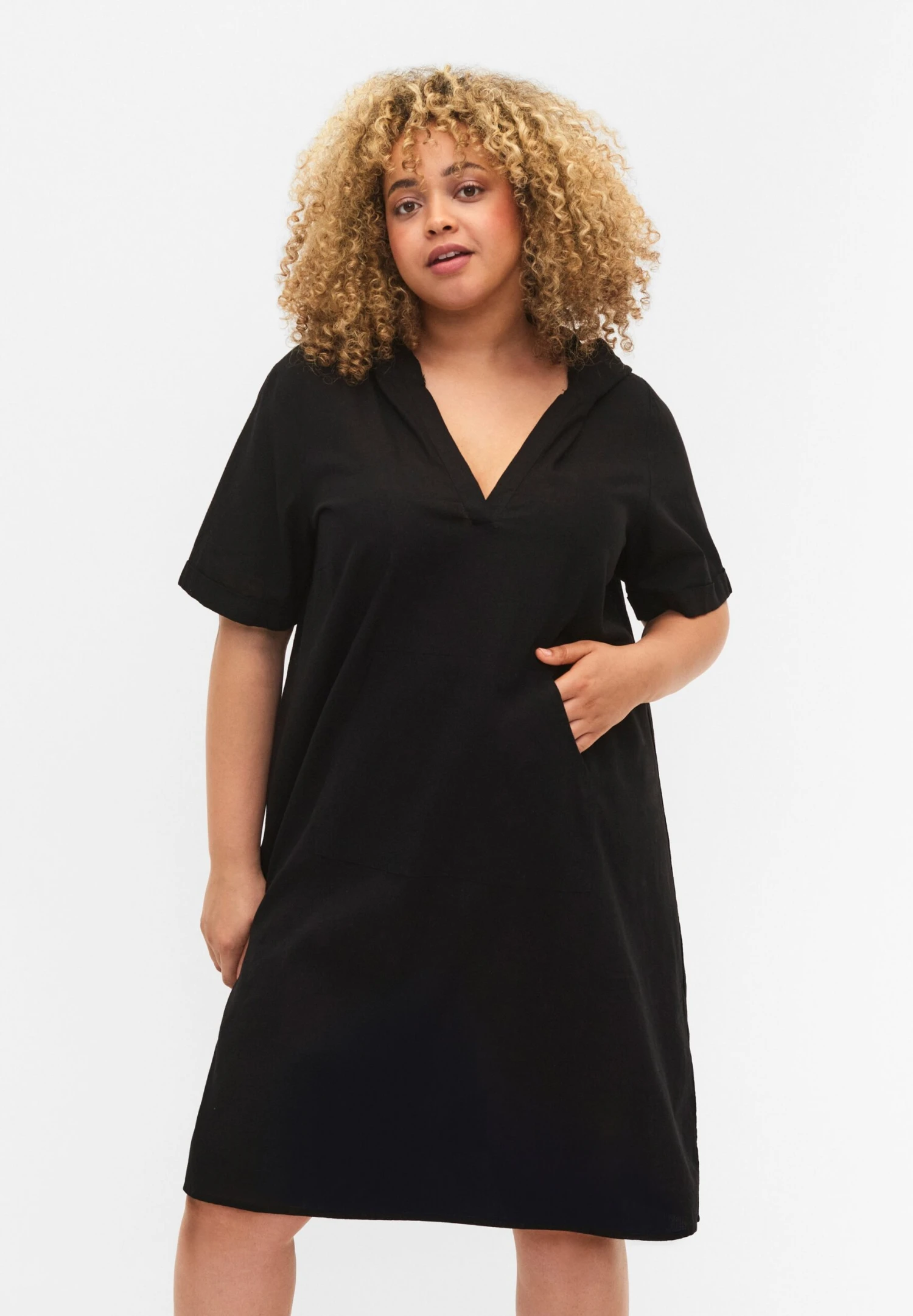 Zizzi Short-Sleeved With Hood - Jurk - Black 1 Zizzi Short-Sleeved With Hood - Jurk - Black