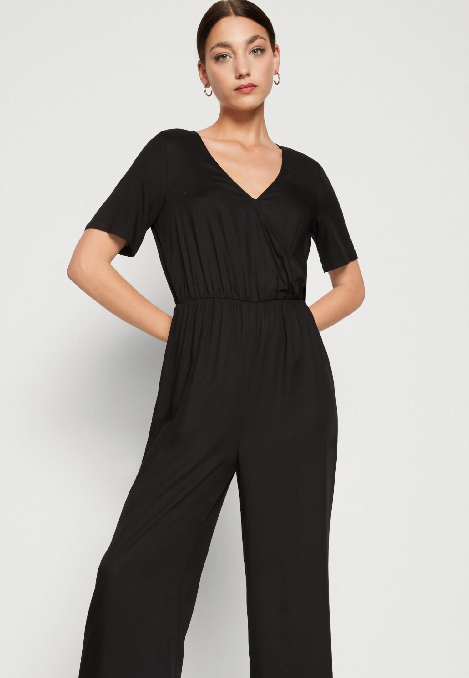 Monki Jumpsuit - Black 4 Monki Jumpsuit - Black - Afbeelding 4