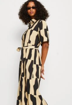 Minimum Idinna - Blousejurk - Safari -Ulla Popken Winkel 68de928471384660945f9c715ac14f5b