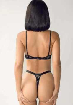 Show - Beugel Bh - Black -Ulla Popken Winkel 6aee6c18778244cc89ab410c75da1fdb