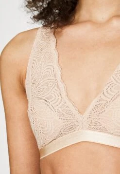 Underprotection Luna High Apex Bra - Triangel Bh - Light Beige 11 Underprotection Luna High Apex Bra - Triangel Bh - Light Beige -Ulla Popken Winkel 6f4ac6ce75eb482fbf3bec9790b5765f