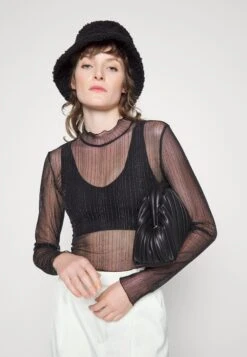 Gestuz Cevalagz Turtleneck - Blouse - Black 9 Gestuz Cevalagz Turtleneck - Blouse - Black -Ulla Popken Winkel 7640029fb3c1442587018ad104febfb6