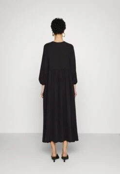 True Religion Amur Pigmend Dyed - Maxi-Jurk - Black -Ulla Popken Winkel 77671fe327f84b48bba14f33724f6a19