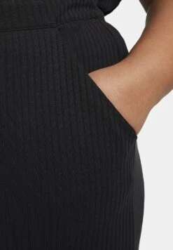 Nike Sportswear W Nsw Hr- Shorts - Black/White -Ulla Popken Winkel 776ada671dbf4c3997a293114f0d33dc