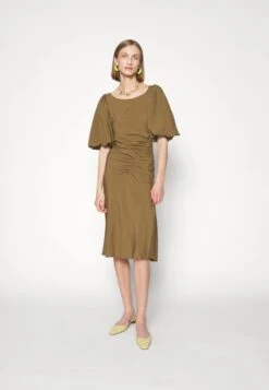 Designers Remix Valerie Puff Dress - Jurk - Olive -Ulla Popken Winkel 79f35a243d954d6a81b0f8709eccdd7e