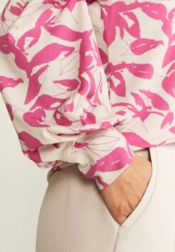 Karin V-Neck Flower Print - Blouse - Versus Rose -Ulla Popken Winkel 7b63bd1b240e4fa9baf7b371f82e4310