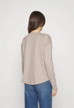 Shine Tee - Longsleeve - Quail -Ulla Popken Winkel 874d7085021d4f3e9875509e7fa88ac0