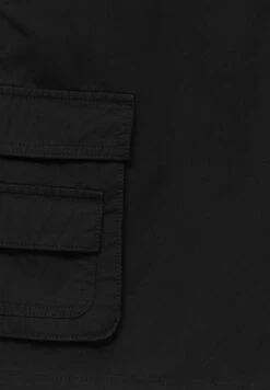 PULL & BEAR Bermuda With Multiple Pockets - Shorts - Black -Ulla Popken Winkel 87c1663301c943e1ac49250f5ff0eaf1