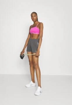 Hummel Staltic Shorts Woman - Korte Broeken - Magnet -Ulla Popken Winkel 893aaf1830ae4e6fac9ce43f6f9183f1