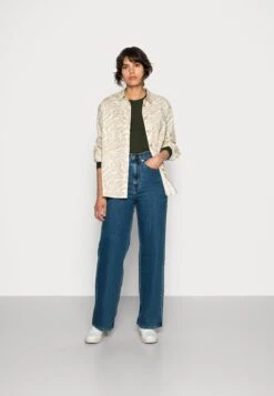 SAMSØE SAMSØE Alexa - Longsleeve - Deep Depths -Ulla Popken Winkel 92a1cd96a9b243a1a1af6bf02d79ee8d