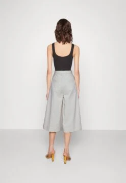 Board Shorts - Shorts - Parchment -Ulla Popken Winkel 969fb9344b3b46efbf44eaa5c4fbe4ec