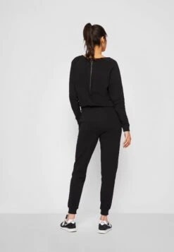 URBAN CLASSICS Long Sleeve - Jumpsuit - Black 8 URBAN CLASSICS Long Sleeve - Jumpsuit - Black -Ulla Popken Winkel 9a71f50399424c82a10afffe286ed184