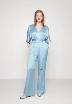 Hugo Kalaisa - Jumpsuit - Light/Pastel Blue -Ulla Popken Winkel acfe894c670744ed9a2b08e89adc727f