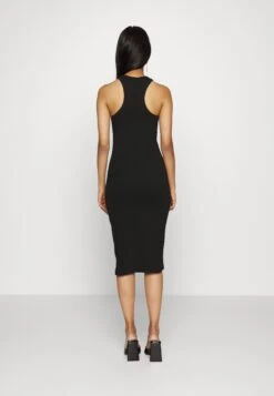 Modström Dress - Etui-Jurk - Black -Ulla Popken Winkel b84c1399edd549df9df427d90256736e