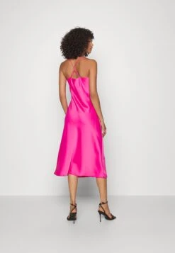 Yasdotteacross Strap Midi Dress - Cocktailjurk - Fuschia Purple -Ulla Popken Winkel bd671f4465c74cc595c404a1a7ee4e33