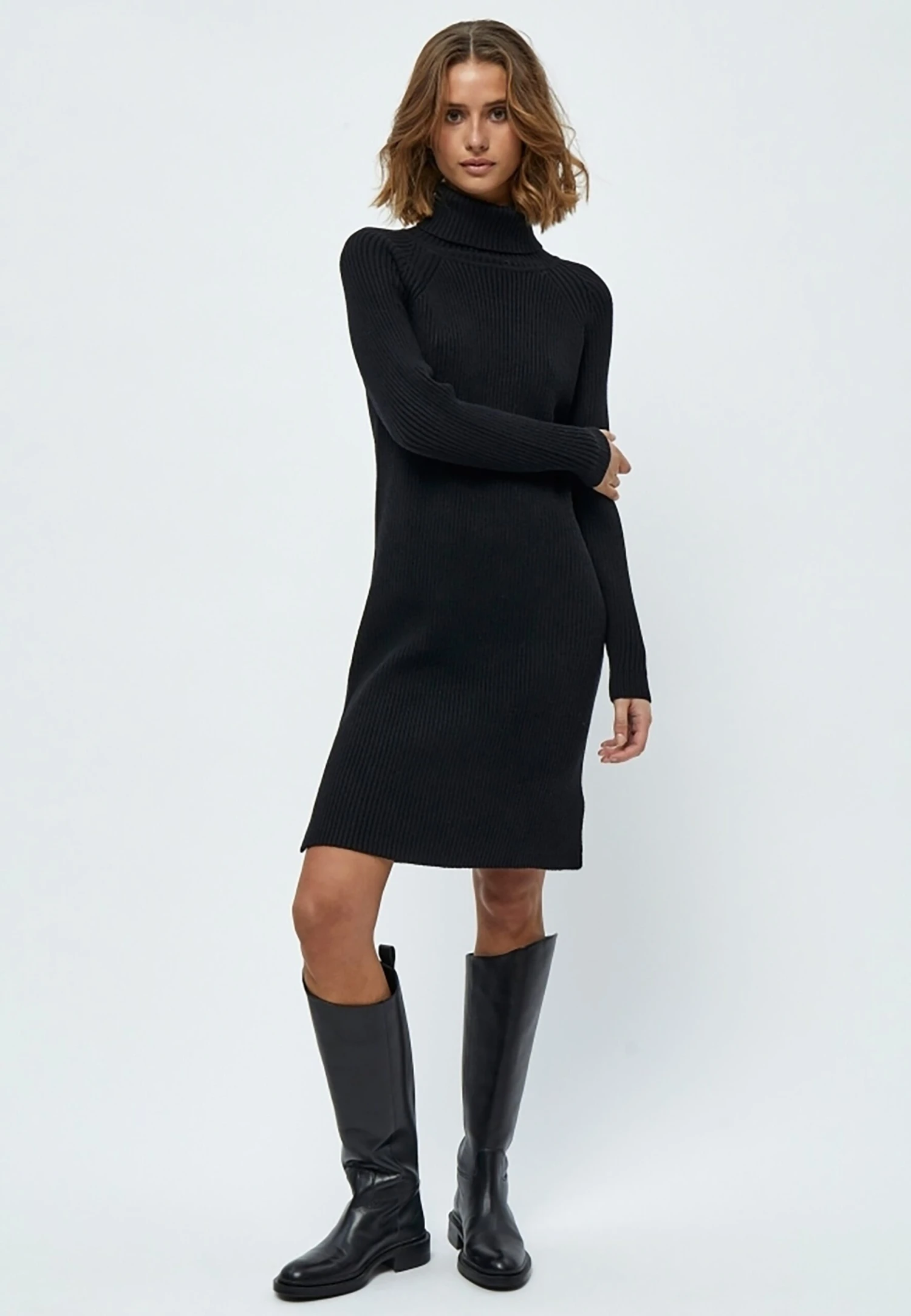 Minus Ava Turtleneck - Etui-Jurk - Black 2 Minus Ava Turtleneck - Etui-Jurk - Black - Afbeelding 2