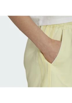 Adidas Originals Tennis Luxe 3 Stripes Originals Shorts - Shorts - Haze Yellow 9 Adidas Originals Tennis Luxe 3 Stripes Originals Shorts - Shorts - Haze Yellow -Ulla Popken Winkel c6b0ebdf23c049b2bf5ce5bd31656579