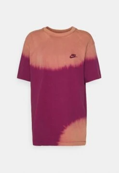 Nike Sportswear Tee Essntl - T-Shirt Basic - Rosewood -Ulla Popken Winkel c87d645ecdcf4cf788ebd1f6c508d2b9