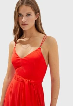 Oysho Strappy - Cocktailjurk - Red -Ulla Popken Winkel cd582cc4e77a41e0a5f8c63e9e8a80f9