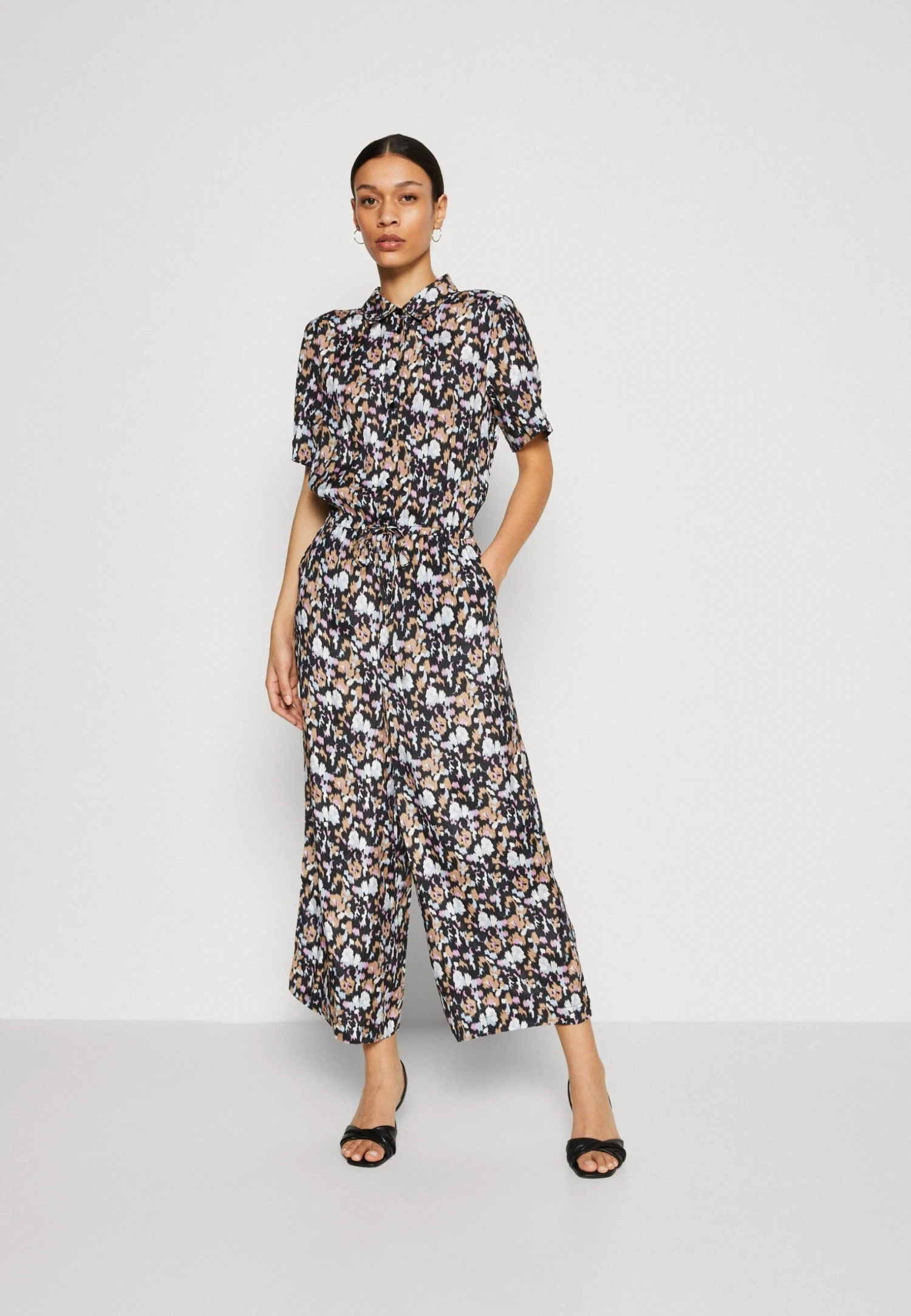 Kaffe Jumpsuit - Black/Blue/Lupine 1 Kaffe Jumpsuit - Black/Blue/Lupine