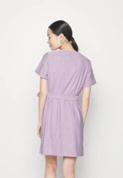 Vikawa Short Tie Belt Dress - Jerseyjurk - Pastel Lilac -Ulla Popken Winkel e42acbe799a14dec99f937c8da6eecfb
