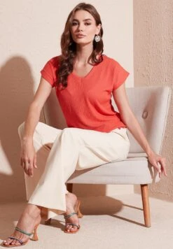 LELA Regular Fit - Blouse - Coral 9 LELA Regular Fit - Blouse - Coral -Ulla Popken Winkel e5db2d485de742c48132bf662ea4b35f