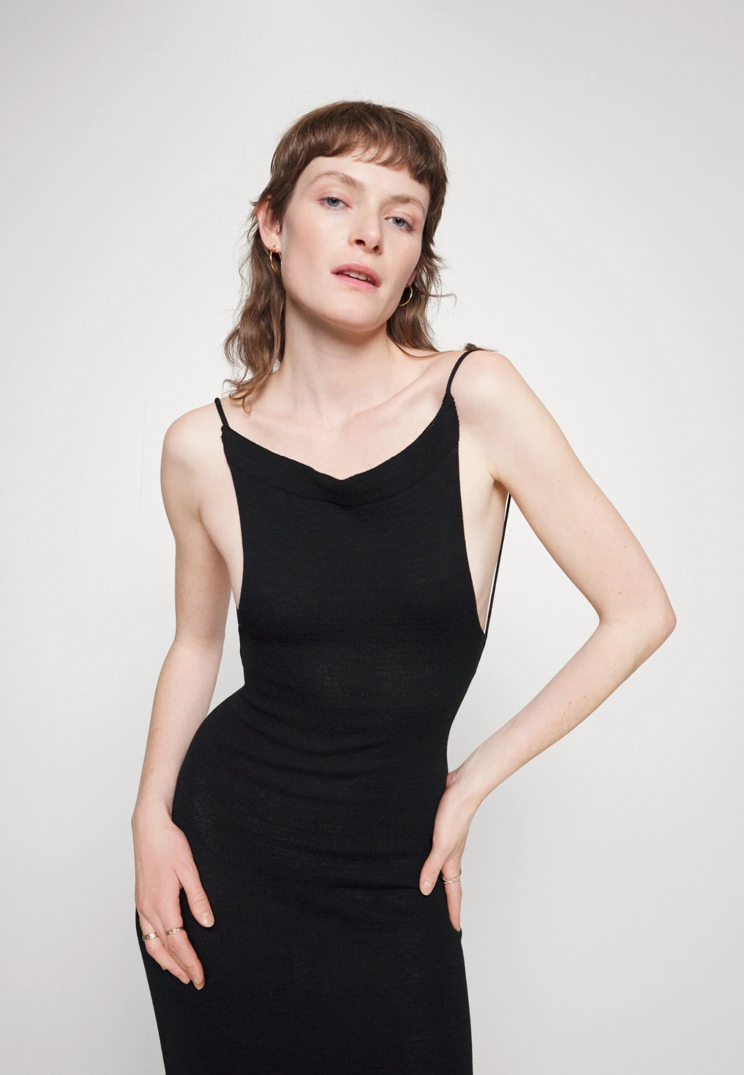 ALOHAS Delicate Strap Dress - Gebreide Jurk - Black 5 ALOHAS Delicate Strap Dress - Gebreide Jurk - Black - Afbeelding 5