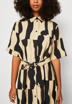 Minimum Idinna - Blousejurk - Safari -Ulla Popken Winkel ef05a1b1ae864da090685191a6398ec4