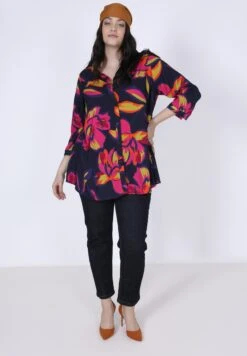 Imprimée De Forme Trapèze - Overhemdblouse - Rouge -Ulla Popken Winkel efdafdb9e55641588a96141fb0fe89a7