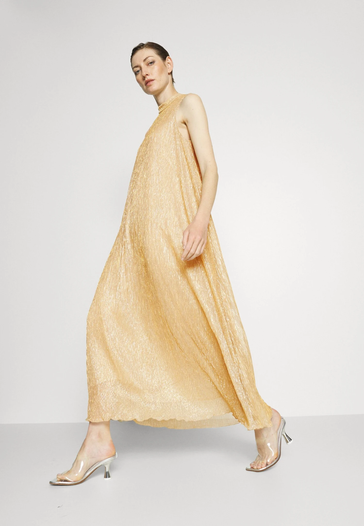 Bruuns Bazaar Cedar Inaris Dress - Cocktailjurk - Light Gold 5 Bruuns Bazaar Cedar Inaris Dress - Cocktailjurk - Light Gold - Afbeelding 5